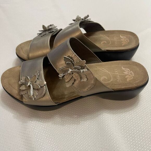 Dansko Donna Slide Pewter Leather Flower Bronze Sandals Size 39 US 8.5 8 1/2 - Picture 3 of 7